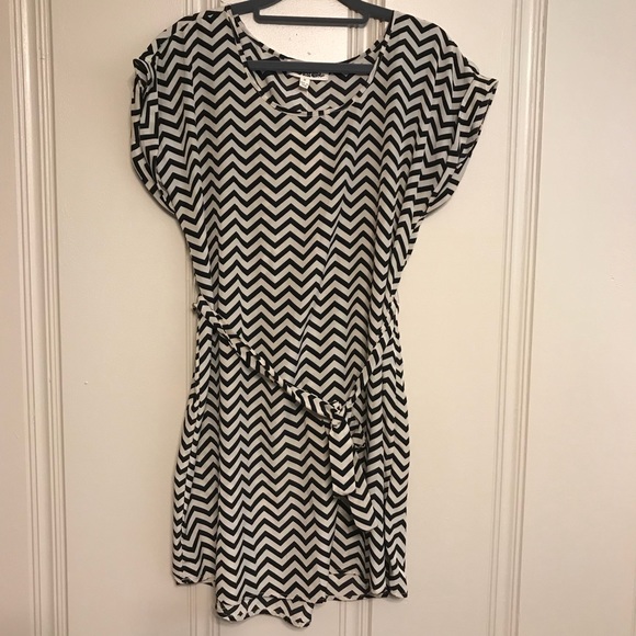 Brand New Chevron Dress - Picture 1 of 4